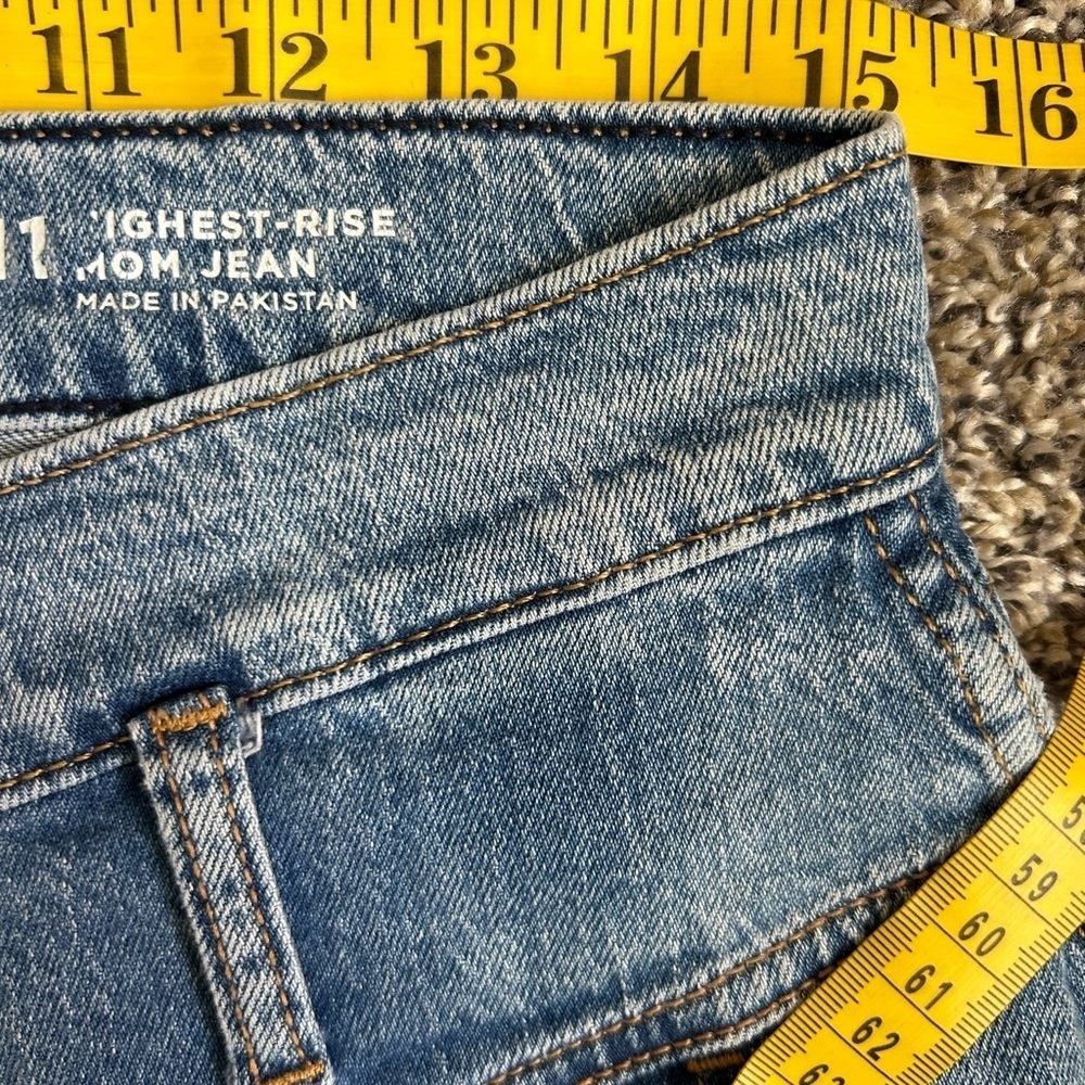 Vintage Arizona Jeans Highest Rise Mom Jean with distressing size 11 - Picture 5 of 7